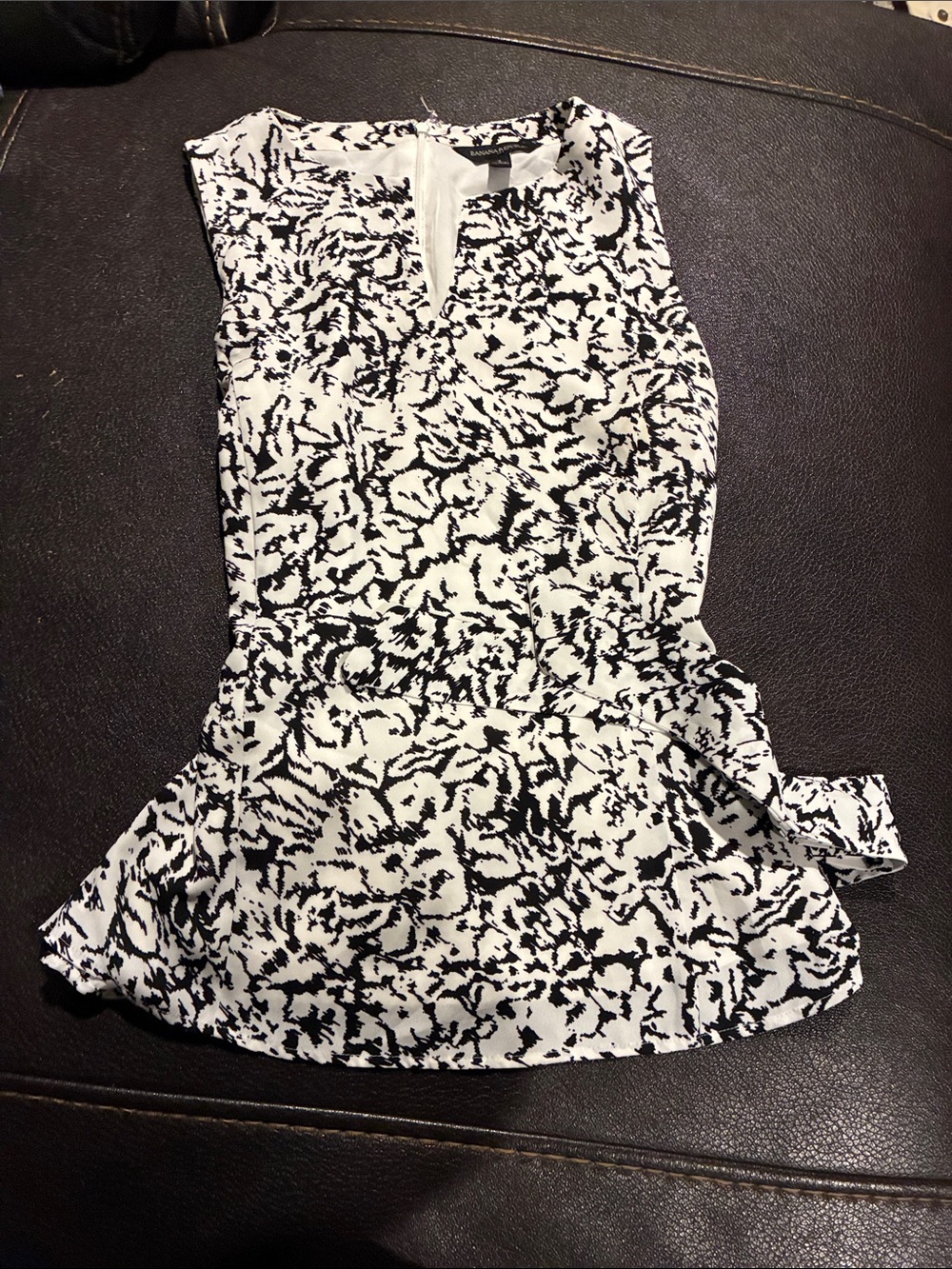 Banana republic Mixed Women's Blouse Bundle - Floral & Paisley Prints - Picture 2 of 14